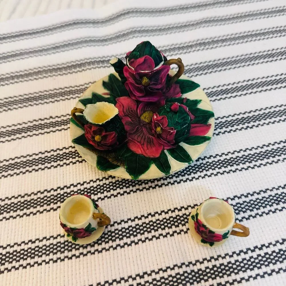 Vintage Magnolia Mini Floral Tea Set